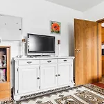 2 Bedroom Nice Apartment In Hildfeld